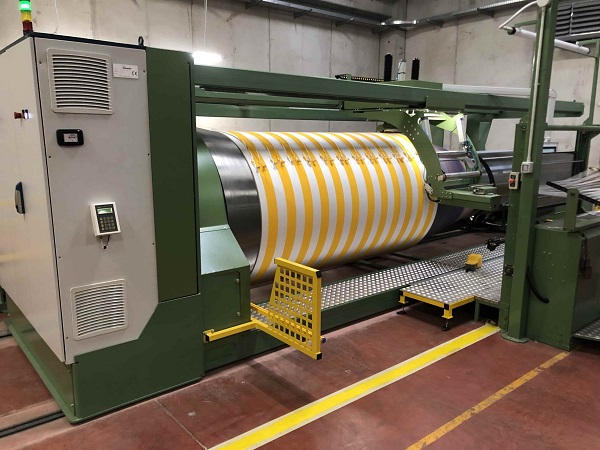 Orditura tessile Macchinario per l'orditura tessile.